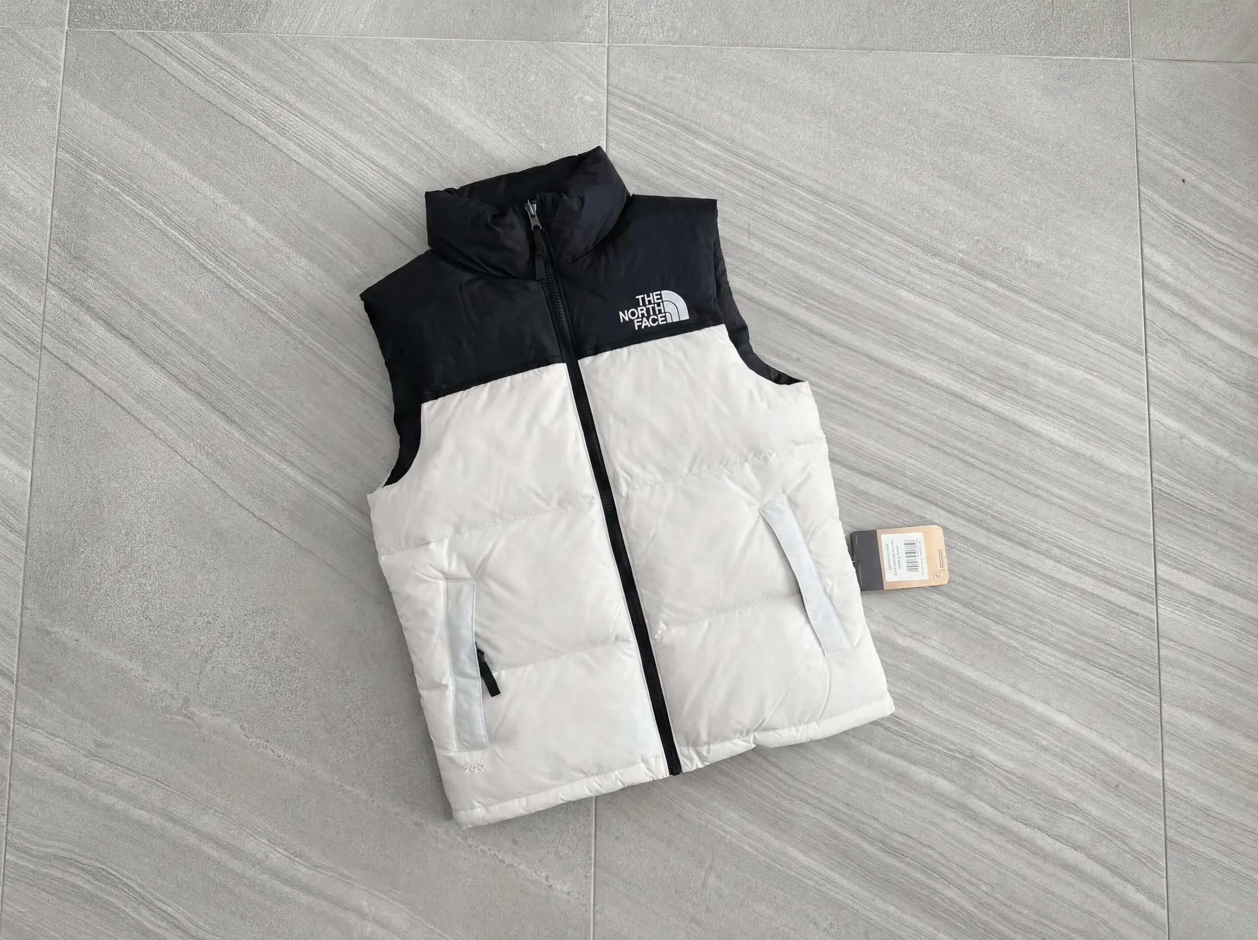 The North Face Unisex 1996 Retro Nuptse Vest – Black | Puffer Vest